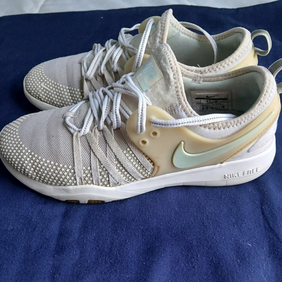 Nike Free TR women's Training Shoes '7 - Picture 3 of 6